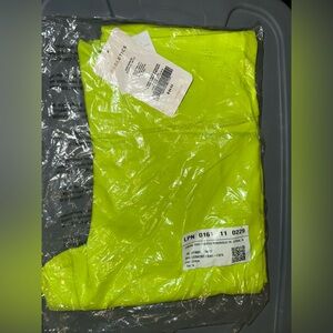 Neon green fabletics leggings